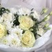 Офелия - белый букет из роз и хризантем